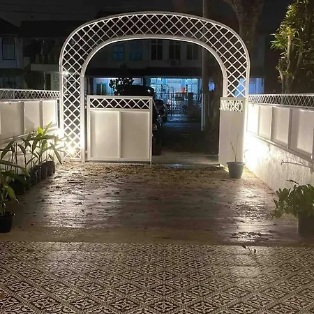 Modern Victorian Homestay